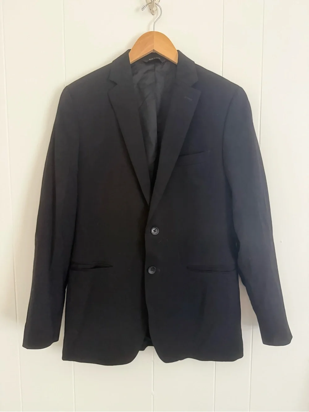 Men's Black Two-Button Notch Lapel Blazer